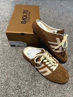 BACK 70 Streetwear Women’s Brown Suede Mule Clogs